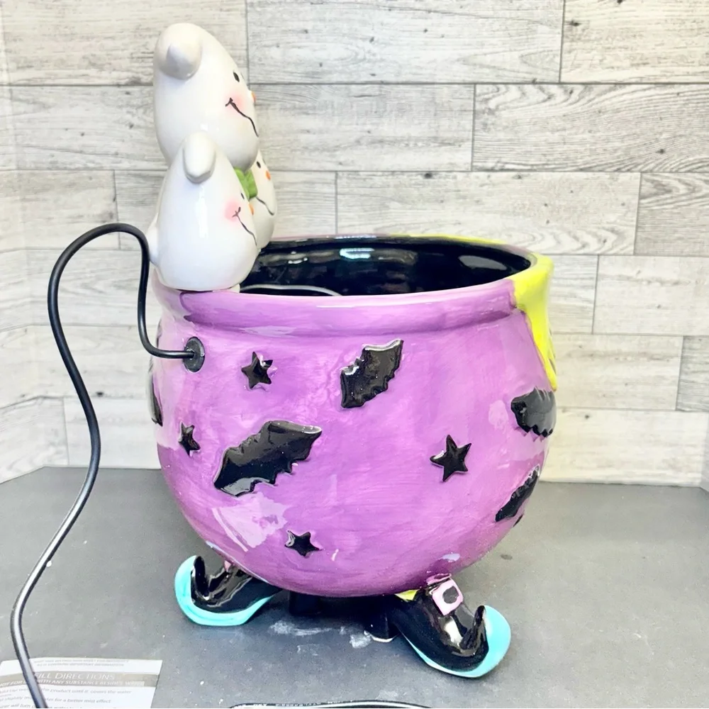 Witch Smoking Cauldron LED Lighted Electric‎ 14